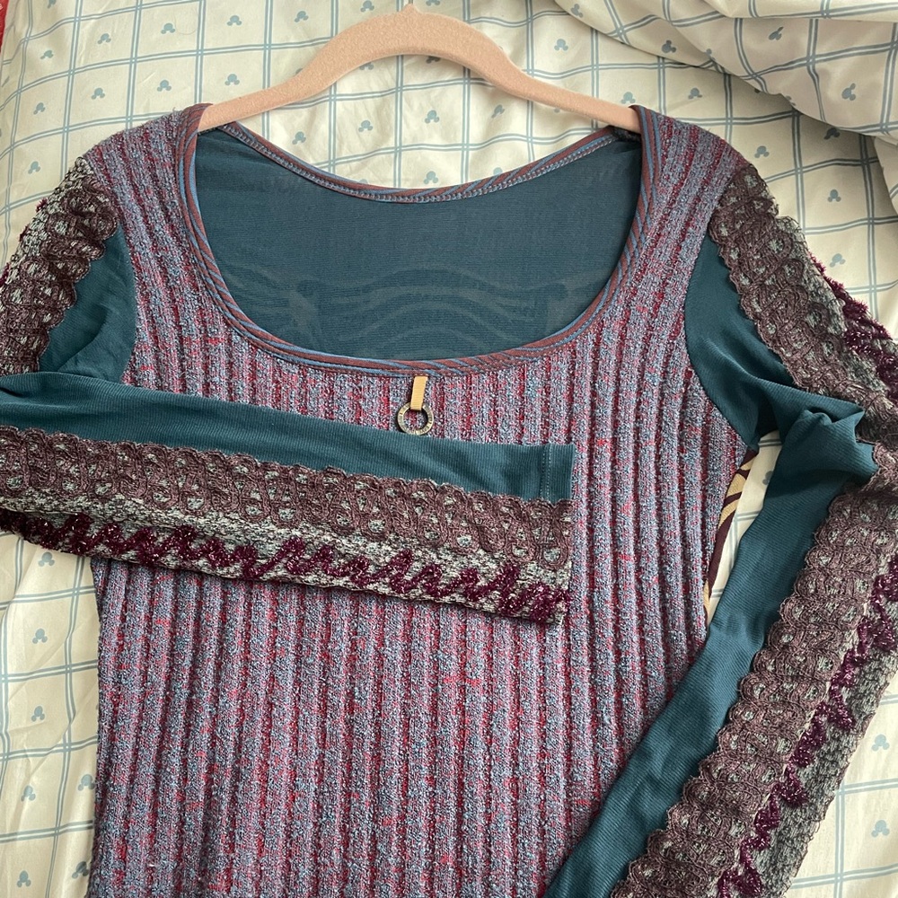Save The Queen crewneck top